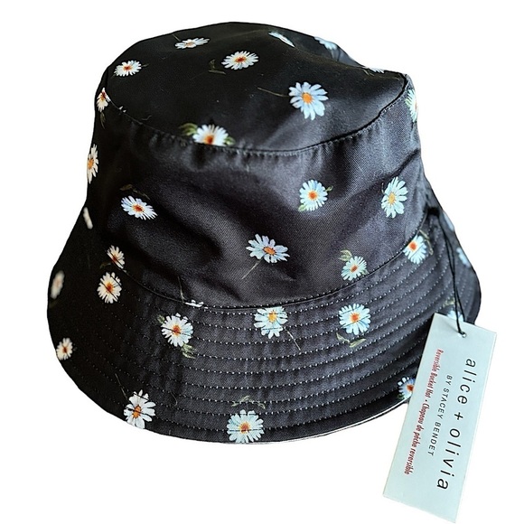 NWT Alice + Olivia Fabfitfun White Canvas Reversible Bucket Hat Black w Daisies main image 8